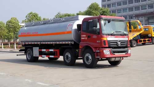 國(guó)五歐曼小三軸食用油運(yùn)輸車(chē) 