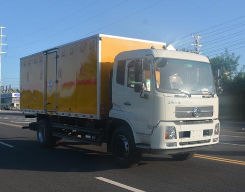 東風天錦6.4米易燃固體廂式運輸車